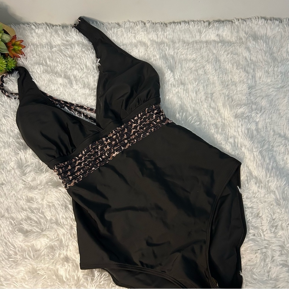 New Woman’s swim suit